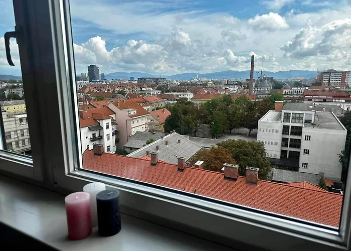 Ljubljana Center With A Castle View, Parking